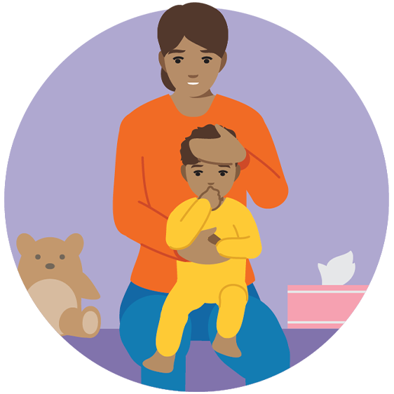 Persona revisando la temperatura en la frente de su bebé