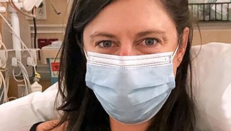 Fay Gordon recuperándose y de buen ánimo después de su cirugía