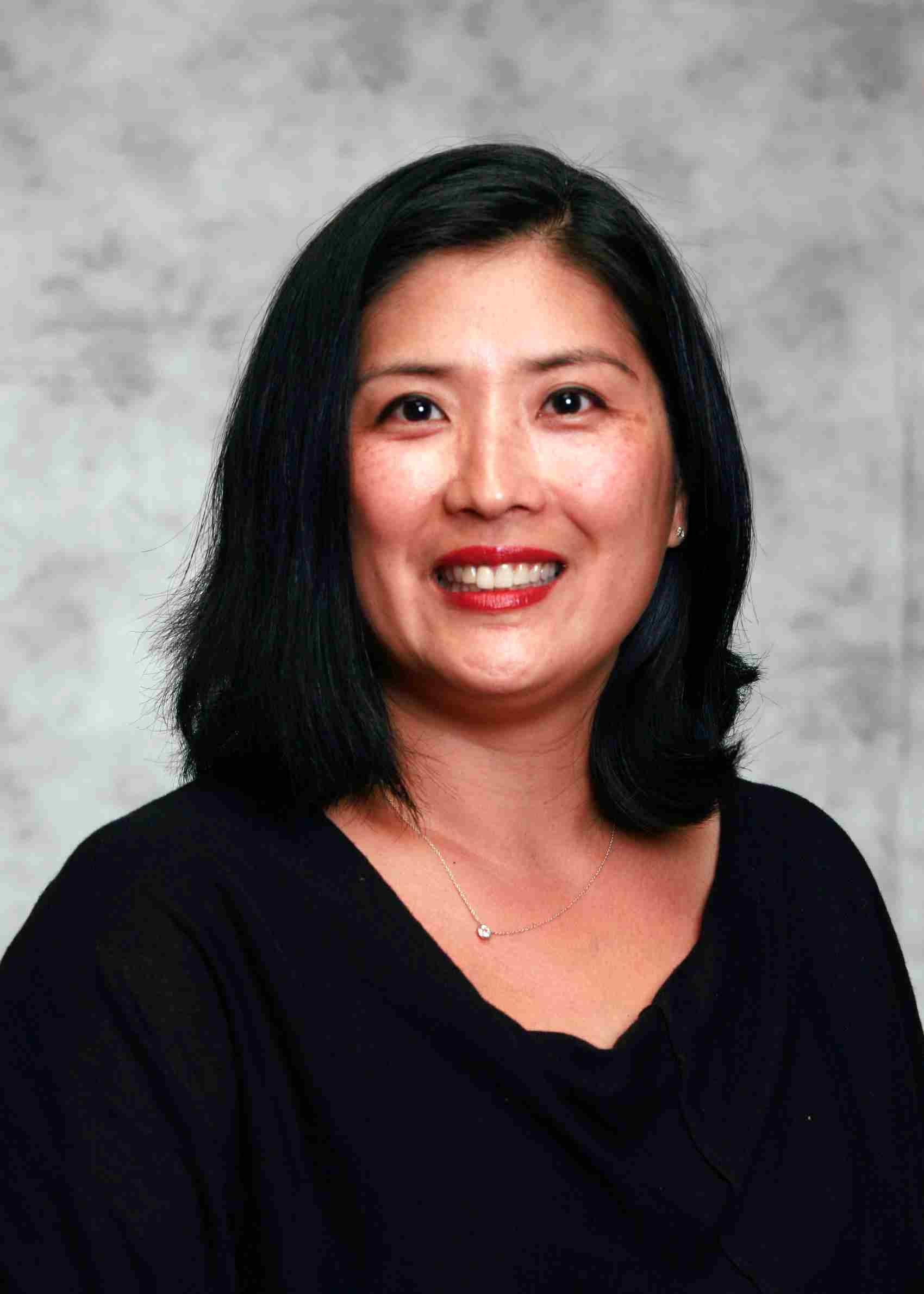 Photo of Minah DeAinza, DDS